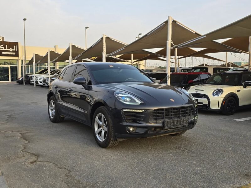 2017 Porsche Macan 2.0L Inline 4 Cylinders Turbo Black Luxury SUV GCC Specs