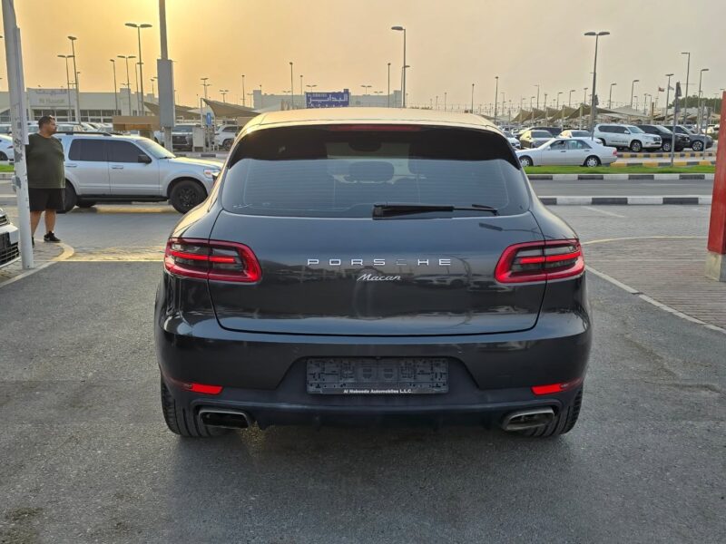 2017 Porsche Macan 2.0L Inline 4 Cylinders Turbo Black Luxury SUV GCC Specs