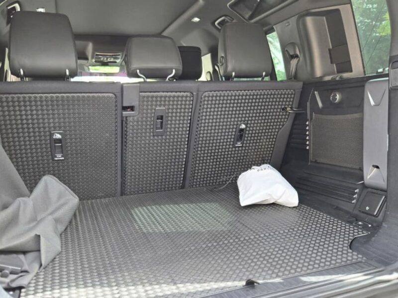 2024 Land Rover Defender P400 90 SE 3.0 Liter V6 Engine Black Tan SUV GCC Specs