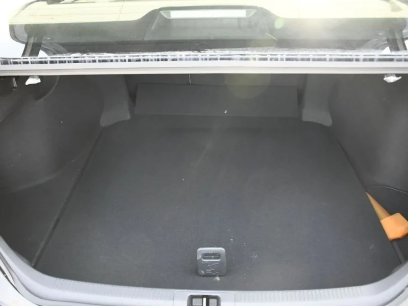 2025 Toyota Camry LE 2.5L V4 Engine Hybrid Car Black Beige Sedan GCC Specs