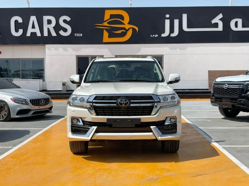 2021 Toyota Land Cruiser VXS Grand Touring V8 Cylinders Engine 5.7L White Brown SUV