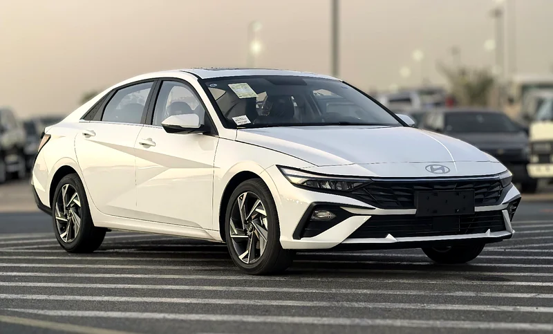 2025 Hyundai Elantra GLX Elite 4 Cylinders Engine White Black Sedan RWD