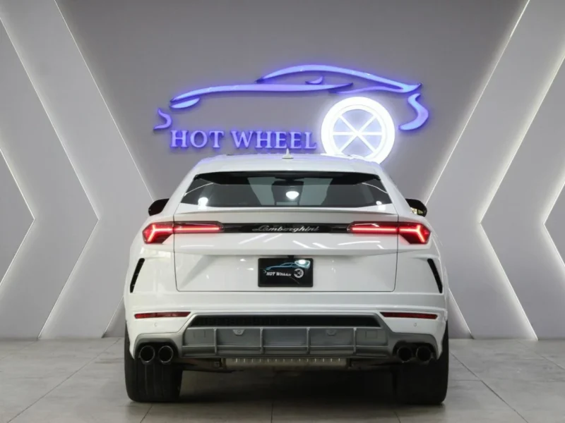 2021 Lamborghini Urus 4.0 Liter Twin-Turbocharged V8 Engine White Red SUV