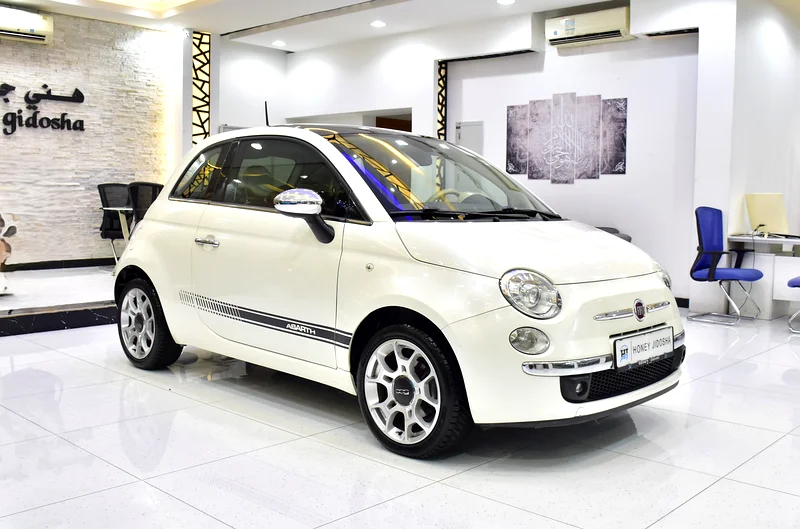 2015 Fiat 500 Lounge 4 Cylinders Engine White Red Hatchback GCC Specs
