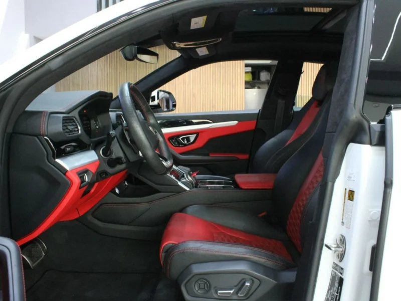 2021 Lamborghini Urus 4.0 Liter Twin-Turbocharged V8 Engine White Red SUV