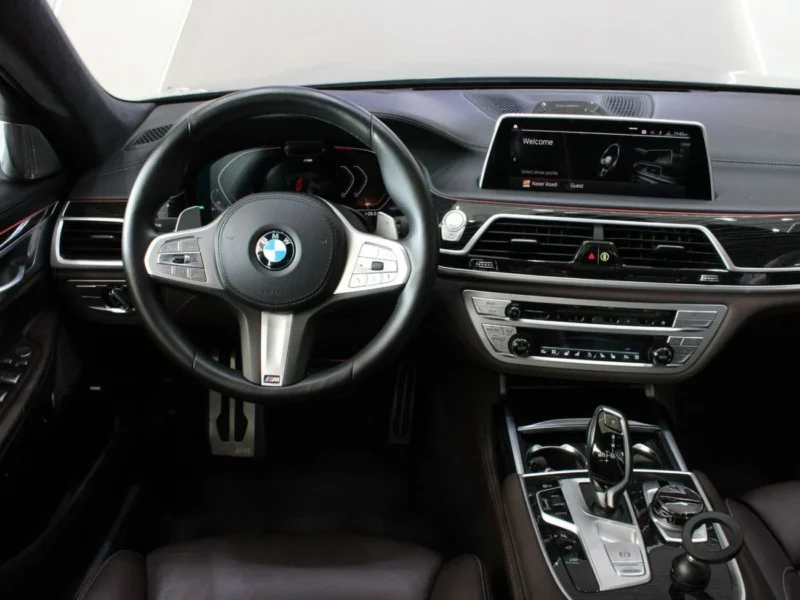 2022 BMW 750Li XDrive 4.4L Twin-Turbo V8 Engine GCC Specs Grey Brown SUV