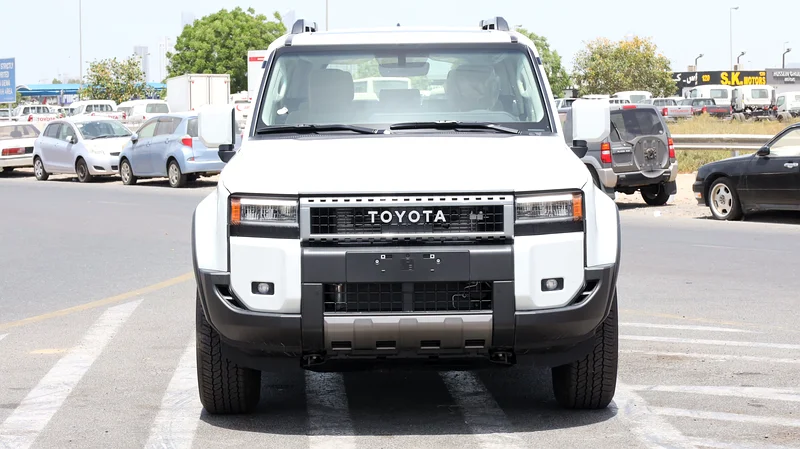 2024 Toyota Prado Other 4 Cylinders Engine White Beige SUV GCC Specs