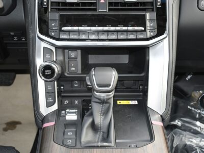 2025 Toyota Land Cruiser 4.0L 6 Cylinders Engine High AT Petrol White Black SUV