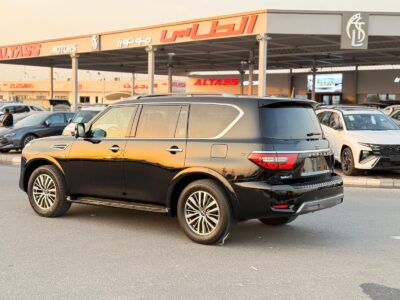 2021 NISSAN ARMADA SL 5.6 Liters V8 Cylinder Engine Black Beige SUV RWD