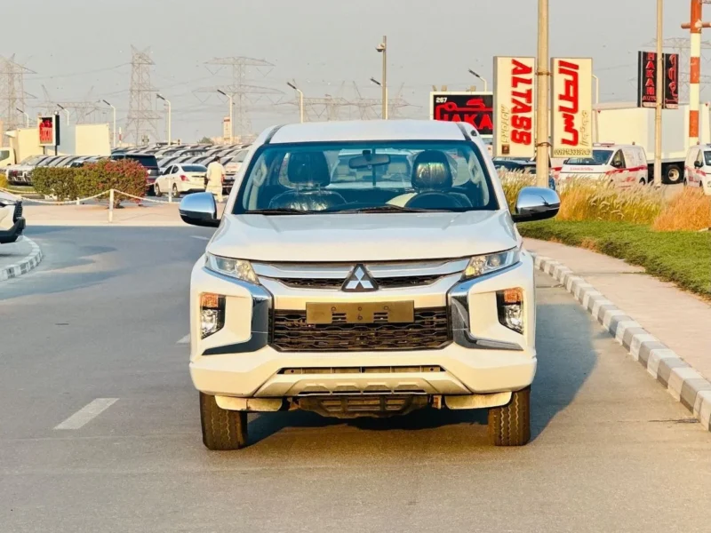 2020 Mitsubishi L200 GL 2.4L 4 Cylinders Engine White Black Pick Up Truck GCC