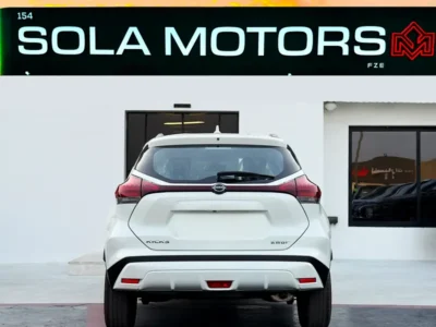 2025 Nissan Kicks Other 1.5L Liters 4 Cylinders Engine White Black Hatchback