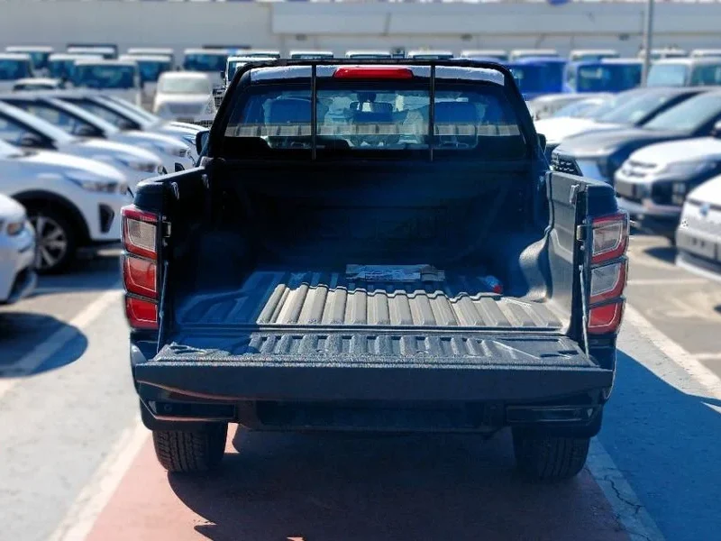 2025 Isuzu D-Max 3.0L 4 Cylinders Engine Crew Cab 4WD LS A/T GT Black Truck