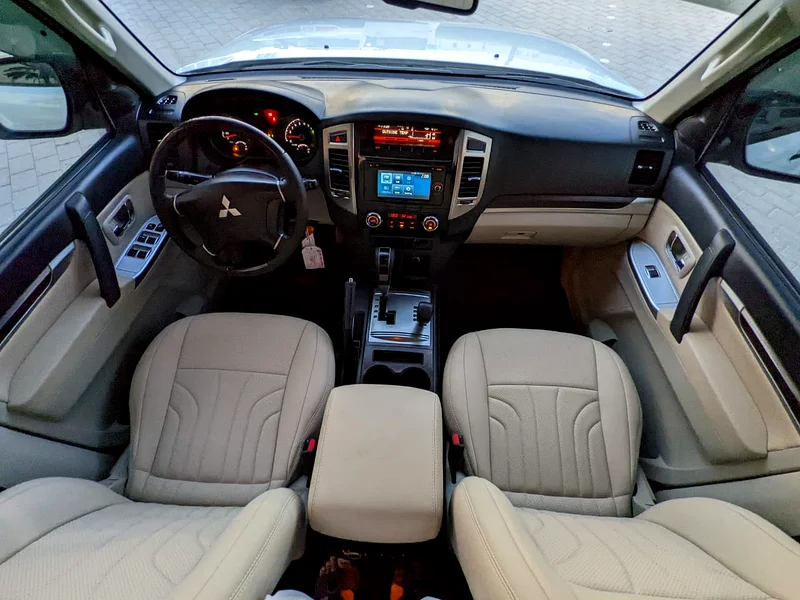 2017 Mitsubishi Pajero GLS MID 6 Cylinders Engine White Beige SUV GCC Specs