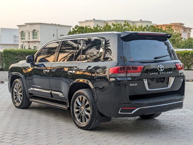 2014 Toyota Land Cruiser GXR MID 4 Cylinder Engine Black Brown SUV GCC Specs