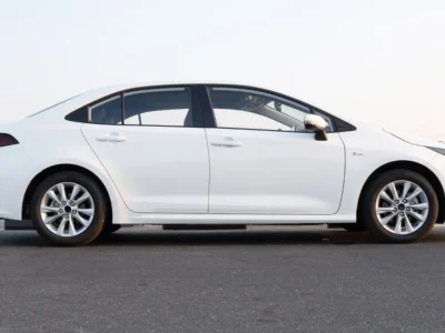 2025 Toyota Corolla Elite 1.8L 4-cylinder Hybrid Engine AT White Black Sedan FWD