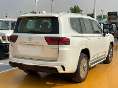 Toyota Land Cruiser VXR 3.5L 6 Cylinders Engine 2025 GCC White Beige SUV