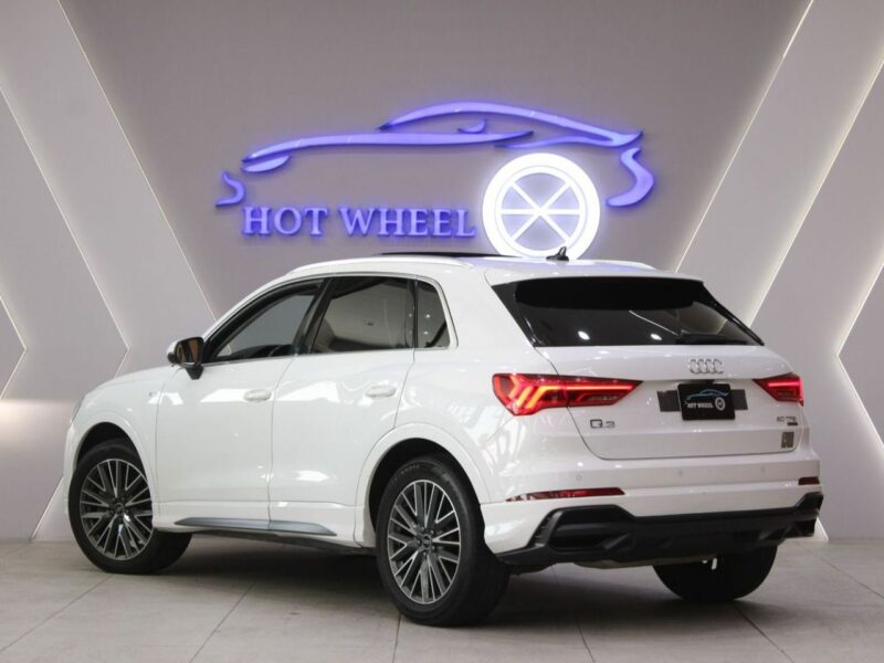 2023 Audi Q3 40 TFSI - S Line 2.0-liter Turbocharged V4 Cylinder Engine White Beige SUV