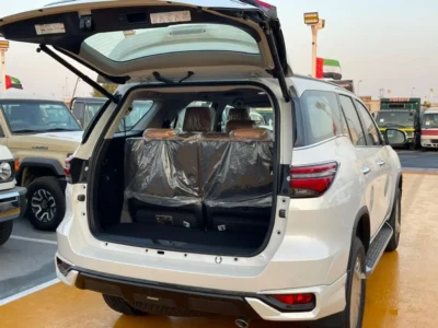 Toyota Fortuner SR5 Plus 4.0L V6 Cylinder PETROL 2025 GCC White Tan SUV