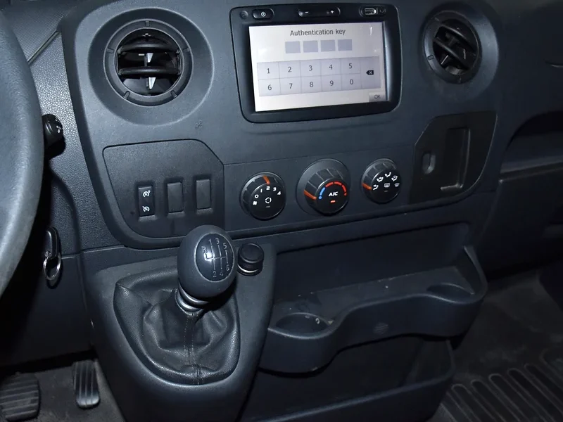 2020 Renault Master Other 4 Cylinder Engine White Black Van GCC Specs