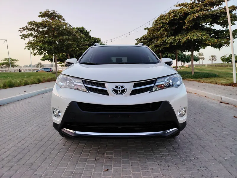 2015 Toyota Rav 4 Exclusive 4 Cylinders Petrol Engine White Black SUV