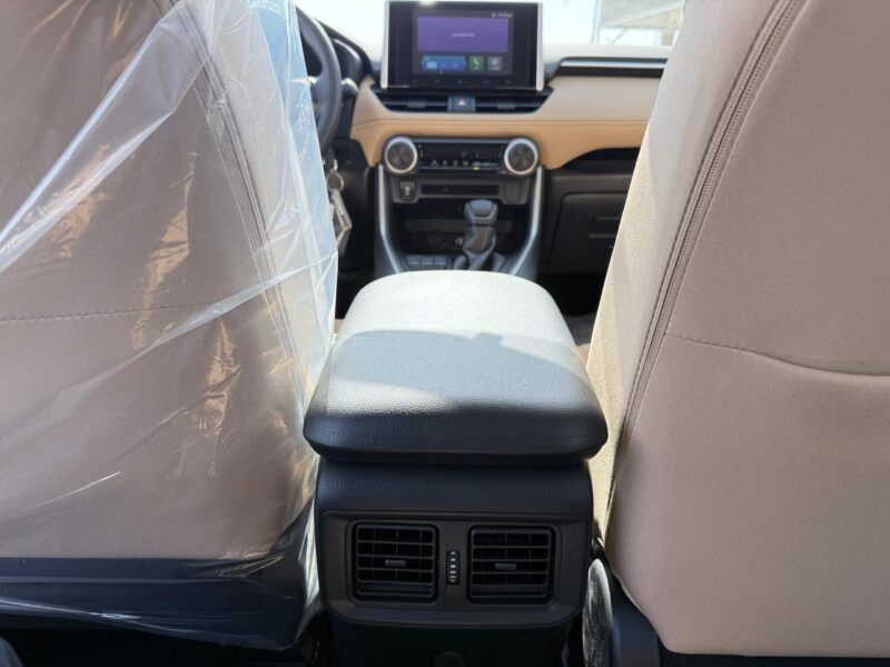 2025 Toyota RAV 4 LE 2.5L 4 Cylinder, Dual VVT-i White Beige Crossover GCC Specs