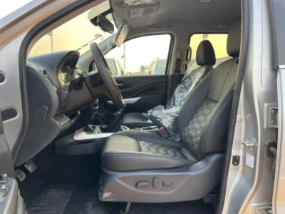 2024 Nissan Navara G Double Cab 2.5L 4 Cylinders Engine 4WD M/T Silver Black