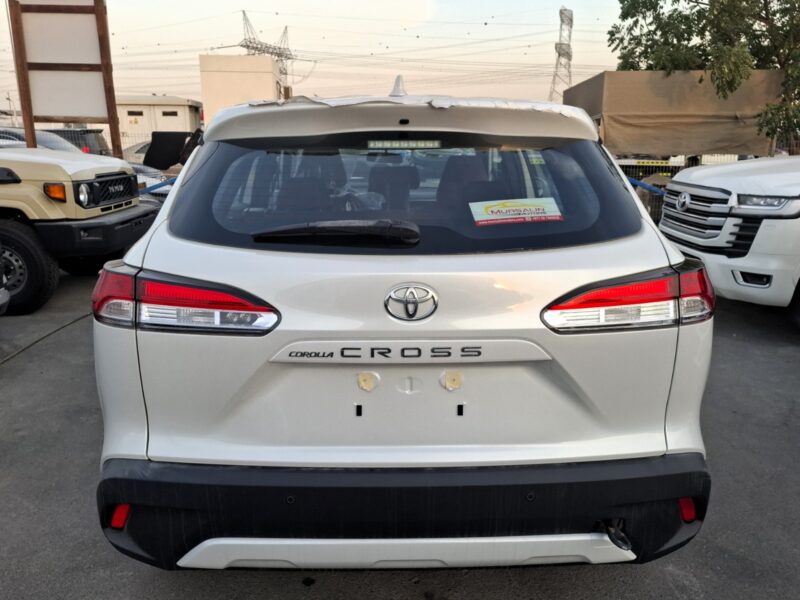 2025 Toyota Corolla Cross 1.8L 4 Cylinder Engine White Petrol GCC Specs