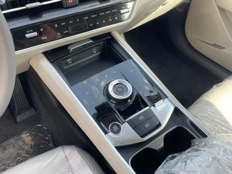 2025 Kia Sportage L TX 1.5 L 4 Cylinders Engine Black White Luxury SUV
