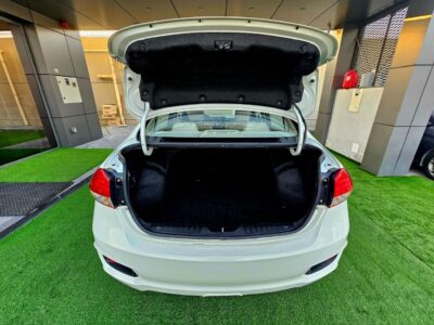 2022 Suzuki Ciaz CIAZ GL 1.5 Liters 4 Cylinder Engine GCC Specs White Beige Sedan