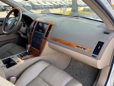 2006 Cadillac STS/Seville STS 6 Cylinders Petrol Engine White Beige Sedan