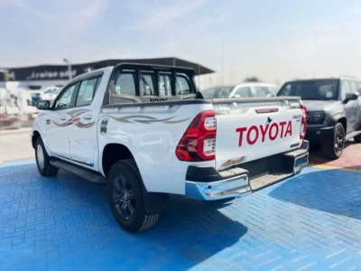 2026 Toyota Hilux 2.4-litre 6 Cylinders Diesel Engine AT White Black Pick Up