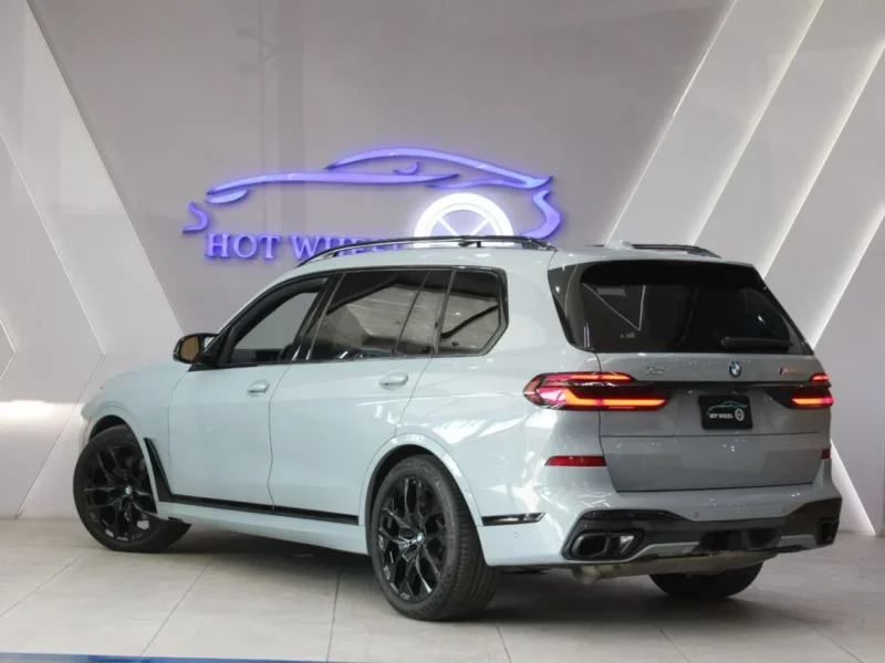 2024 BMW X7 xDriveM60i 4.4L twin-turbo V8 Engine Grey Black SUV