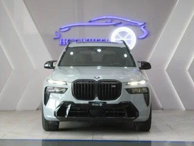 2024 BMW X7 xDriveM60i 4.4L twin-turbo V8 Engine Grey Black SUV