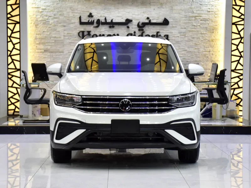 2024 Volkswagen Tiguan 4MOTION 4 Cylinders Engine White Black Crossover