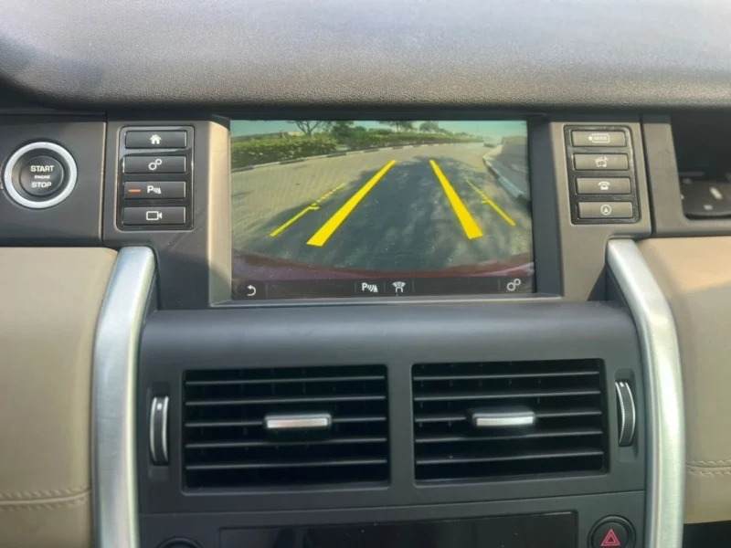 2019 Land Rover Discovery 4 Cylinders Engine Red Beige SUV GCC Specs