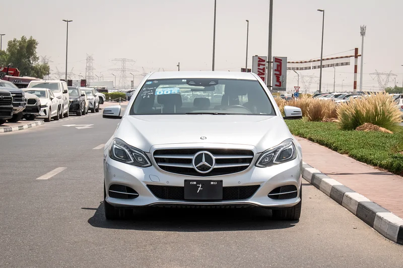 2013 Mercedes-Benz E-Class E400 6 Cylinders Engine Silver Black Immaculate Condition