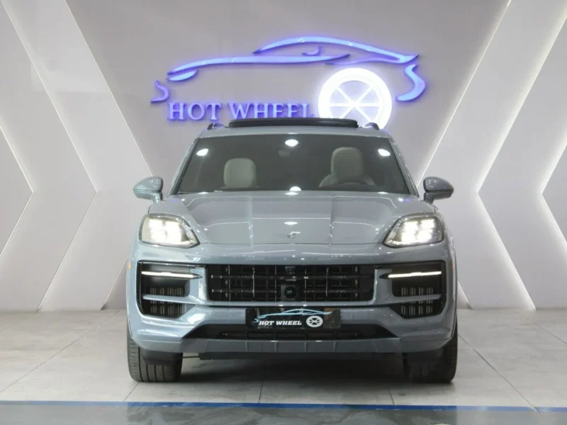 2025 Porsche Cayenne GTS 4.0L Twin-Turbo V8 Grey White SUV
