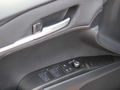 Toyota Camry LE 2.5L Hybrid 2025 Silver Metal Black Sedan