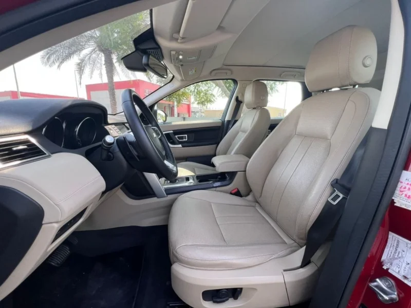 2019 Land Rover Discovery 4 Cylinders Engine Red Beige SUV GCC Specs