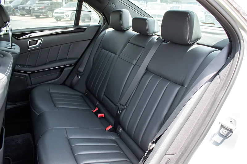 2013 Mercedes-Benz E-Class E400 6 Cylinders Engine Silver Black Immaculate Condition
