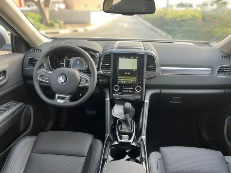 2024 Renault Koleos LE 2.5 Liters 4 Cylinders Engine White Black SUV GCC Specs