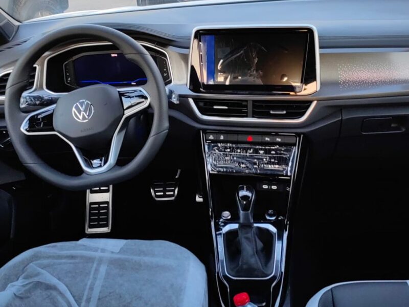 2025 VOLKSWAGEN T-ROC R LINE 300 TSI 1.5L 4 Cylinders Engine White Black SUV