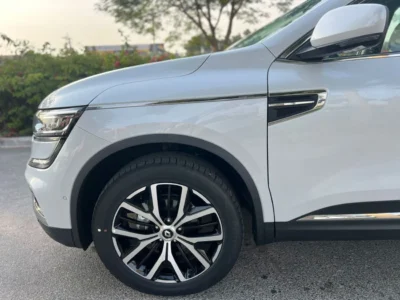 2024 Renault Koleos LE 2.5 Liters 4 Cylinders Engine White Black SUV GCC Specs