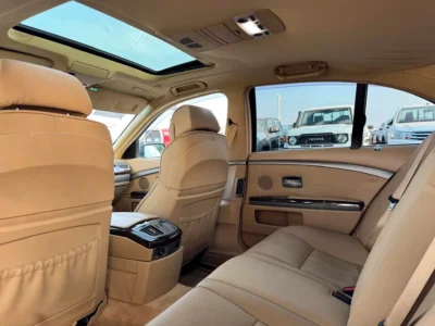 2007 BMW 7-Series 750i 8 Cylinders Engine Black Beige Sedan Neat and Clean Car
