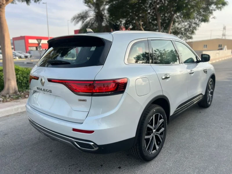 2024 Renault Koleos LE 2.5 Liters 4 Cylinders Engine White Black SUV GCC Specs