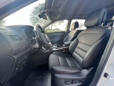 2024 Renault Koleos LE 2.5 Liters 4 Cylinders Engine White Black SUV GCC Specs