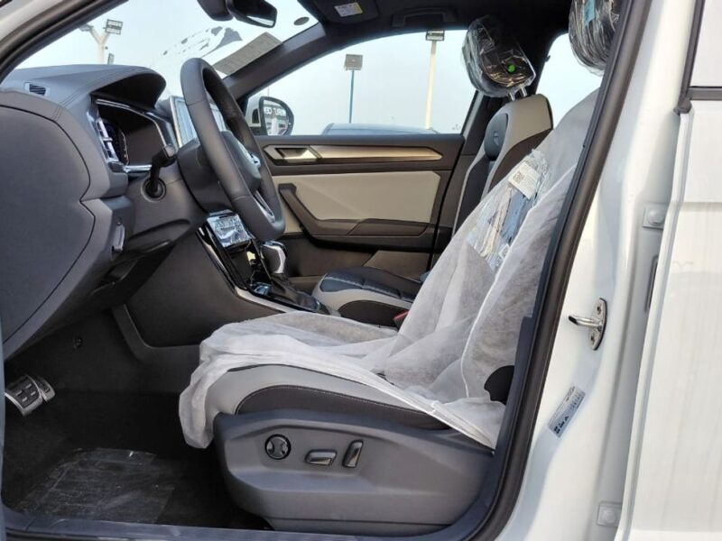 2025 VOLKSWAGEN T-ROC R LINE 300 TSI 1.5L 4 Cylinders Engine White Black SUV