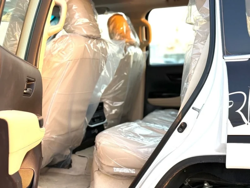 2022 Toyota Land Cruiser GXR 4.0L 6 Cylinders Engine White Beige SUV GCC Specs