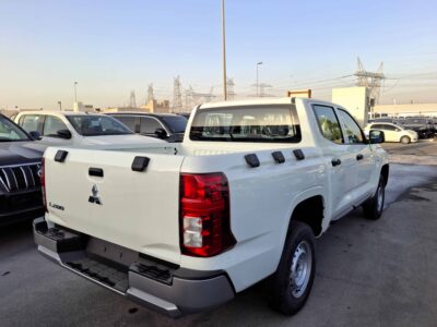 2025 Mitsubishi L200 2.4L 4 Cylinders Engine MT DC White Black Petrol Black Truck