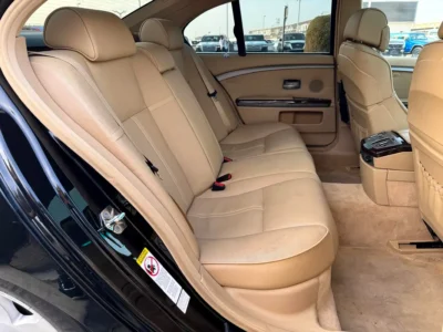 2007 BMW 7-Series 750i 8 Cylinders Engine Black Beige Sedan Neat and Clean Car